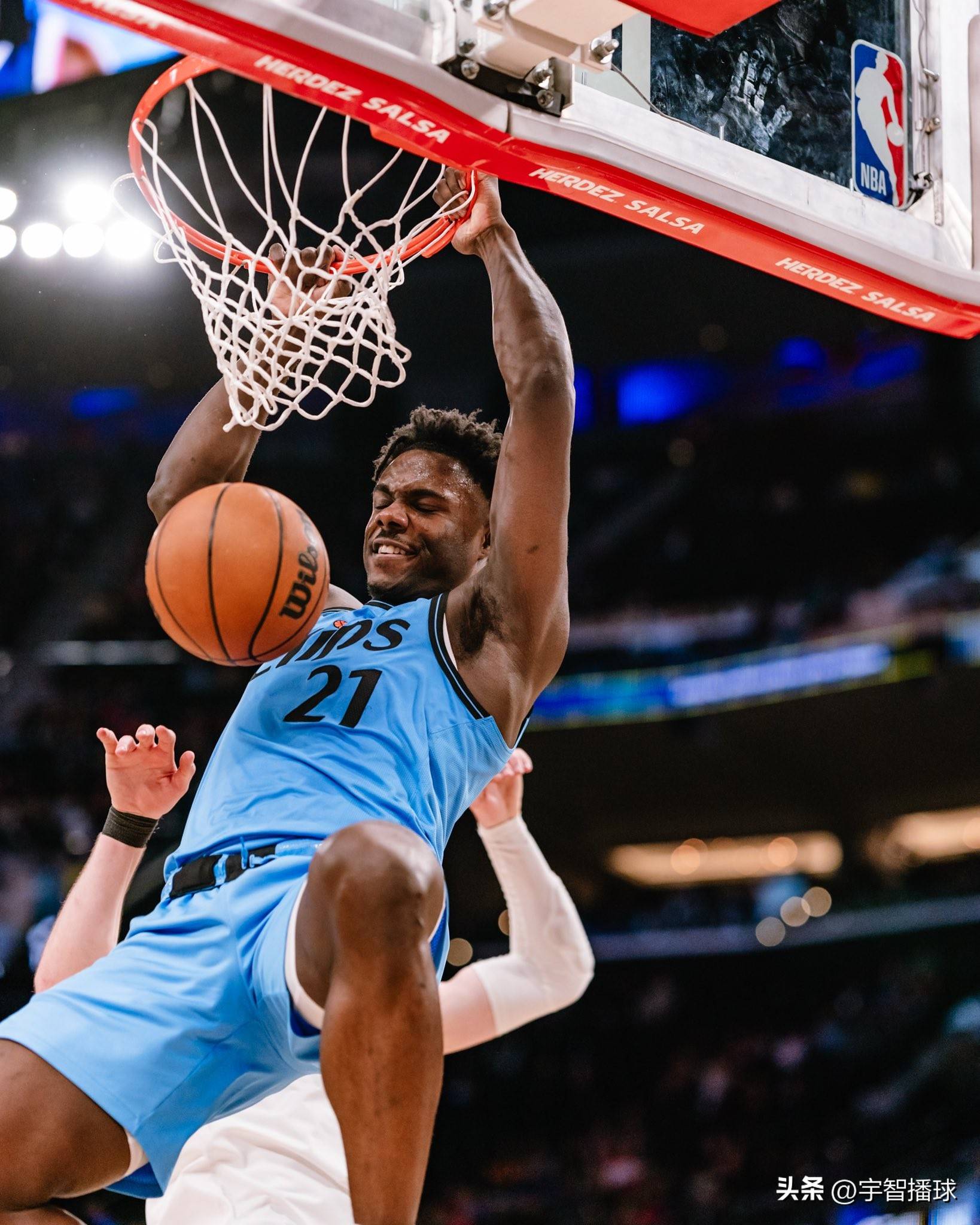 包含冲刺阶段体能课后；洛杉矶快船刷新队史纪录备战NBA季后赛；更衣室稳定；数据趋势出现新变化的词条