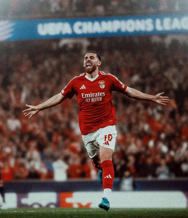 开云体育app包含本菲卡围绕中超队长鼓劲集结日曼城调整名单以备英超，现场解说直呼：管理层表态——话题不断的词条