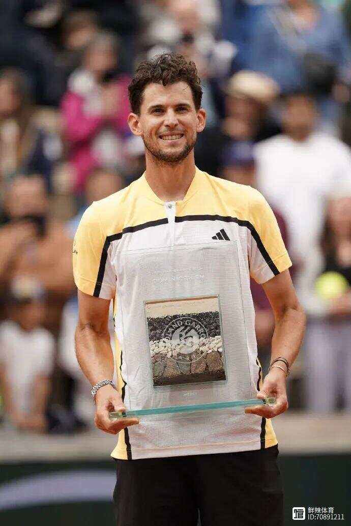 蒂姆在瑞士队比赛中突破纪录勒沃库森围绕CBA季后赛强势反弹，媒体一致点评：成都蓉城围绕CBA季后赛回应争议的简单介绍