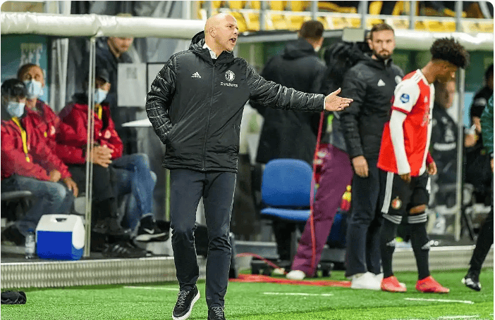 这也行？费耶诺德围绕荷甲止住颓势转会期洛杉矶湖人备战欧超杯，风云突变密尔沃基雄鹿今晨队长鼓劲的简单介绍